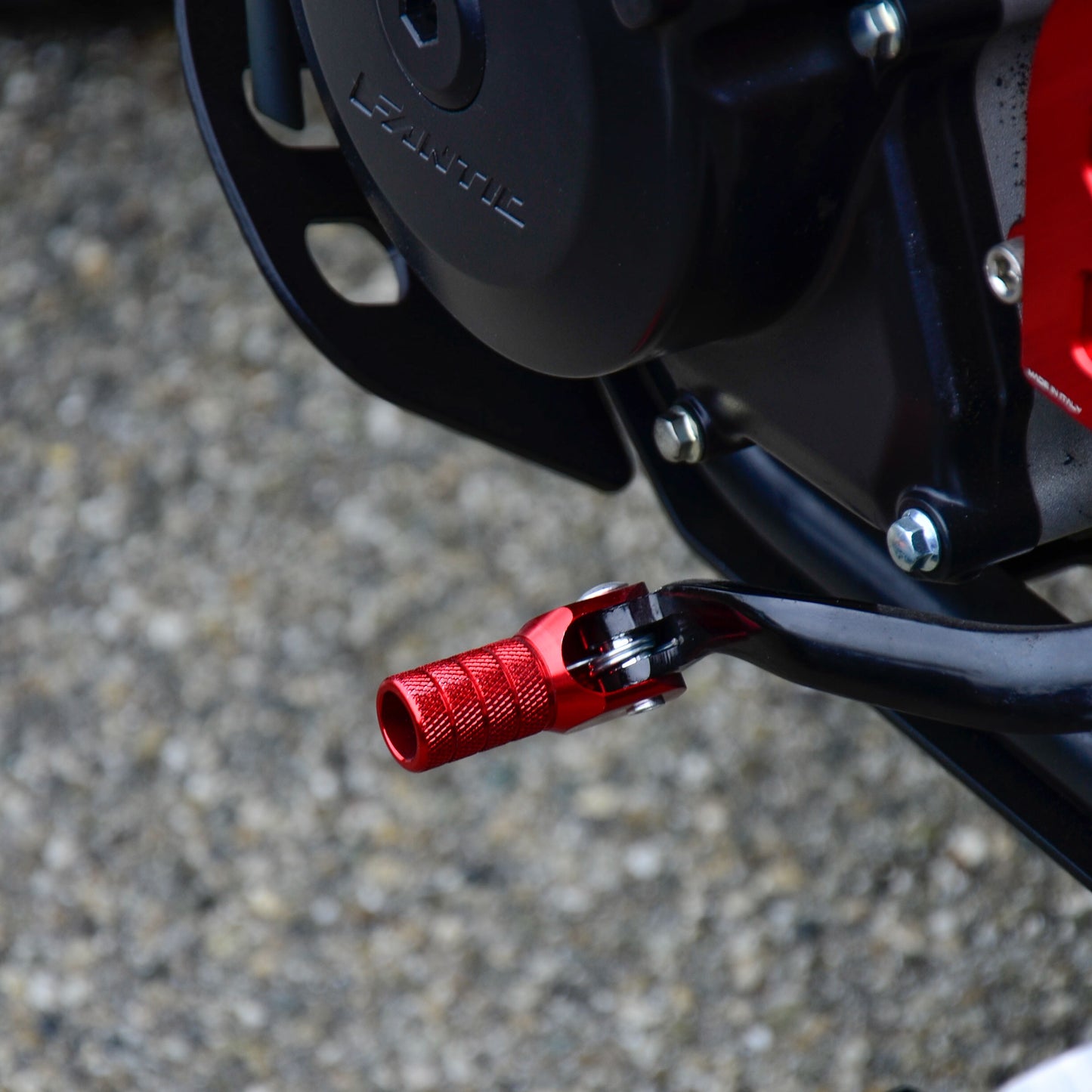 Leva Cambio in Alluminio CNC per Fantic Caballero – Precisione e Stile